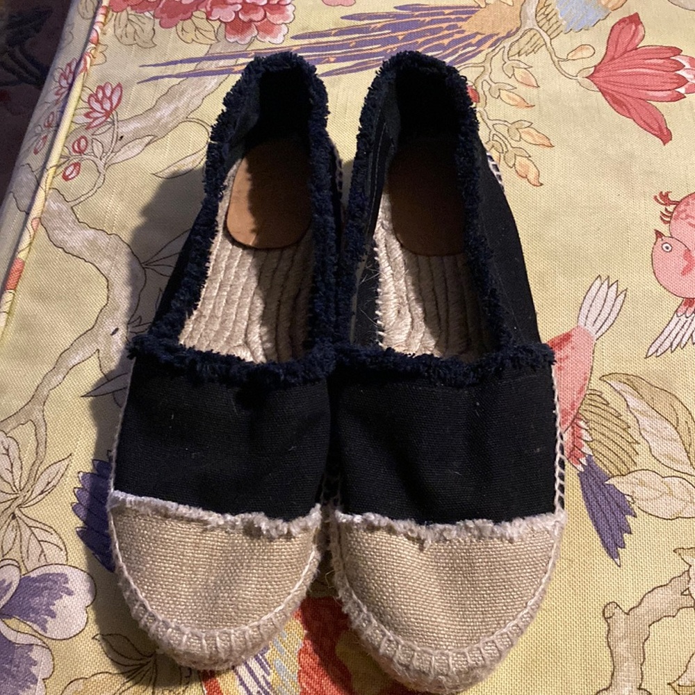 Castaner Espadrilles Flats - Spanish Designed - Pristine Condition